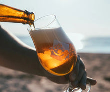 Afbeelding in Gallery-weergave laden, ingeschonken glas baakbier