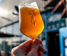 Afbeelding in Gallery-weergave laden, bierglas de kromme haring